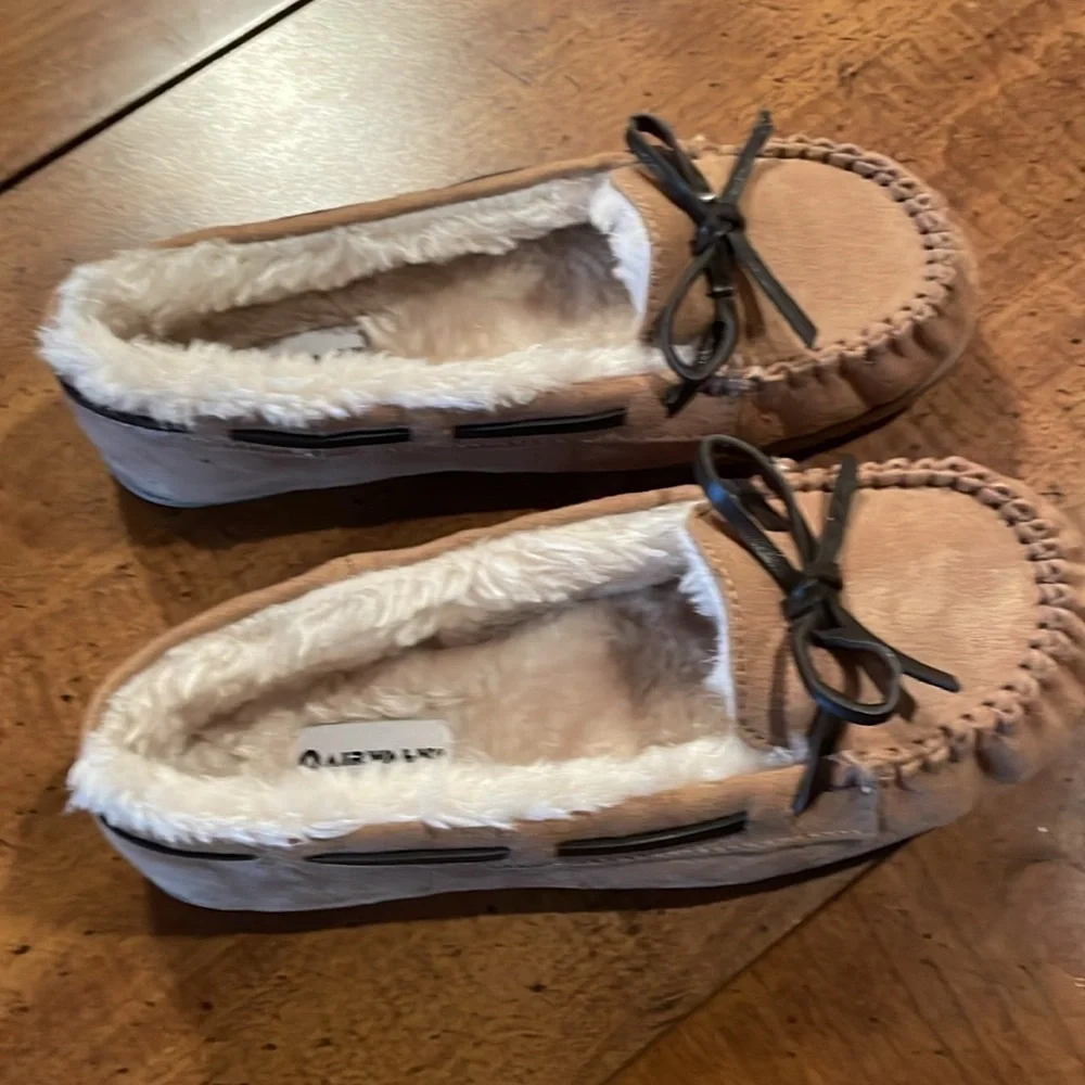 AIRWALK Girls Sherpa Lined Slippers - size 2
